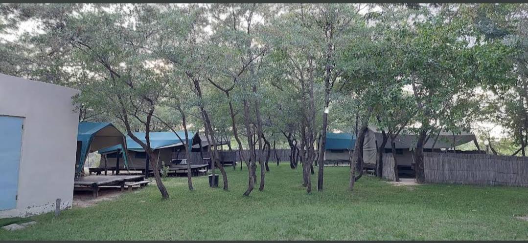 Camp Hogo Kavango ルンドゥ エクステリア 写真